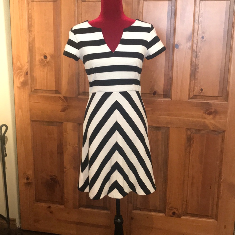 Ann Taylor chevron print dress